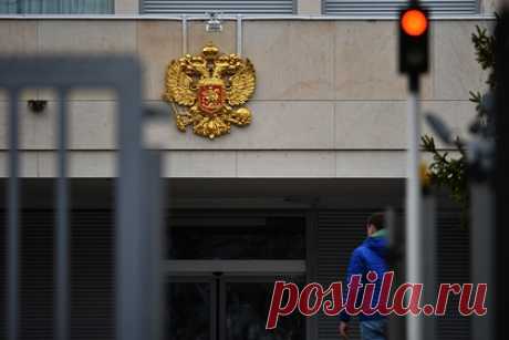 В Женеве стартовали переговоры США и России по гарантиям безопасности. В Женеве в закрытом формате стартовали переговоры России и США по гарантиям безопасности. Основной темой российско-американских консультаций станут вопросы о неразмещении ракет средней и малой дальности в близи российских границ и отказ НАТО от дальнейшего расширения за счет бывших советских республик.