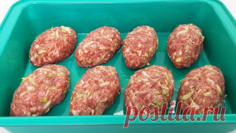 Сочные котлеты с капустой и фаршем (в духовке) Котлеты с капустой и фаршем в духовке получаются не только вкусными, но и сочными внутри. Капуста идеально дополняет вкус мяса, придает блюду сочность и нежность. А благодаря тому, что они выпекаются в духовке, а не обжариваются в растительном масле на сковороде, они получаются намного...