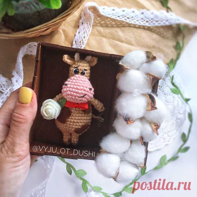 PDF Бычок и Коровка крючком. FREE crochet pattern; Аmigurumi animal patterns. Амигуруми схемы и описания на русском. Вязаные игрушки и поделки своими руками #amimore - корова, коровка, телёнок, бык, маленький бычок.