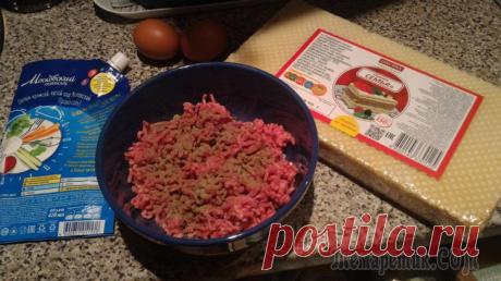 Мясные пирожки из вафельных коржей