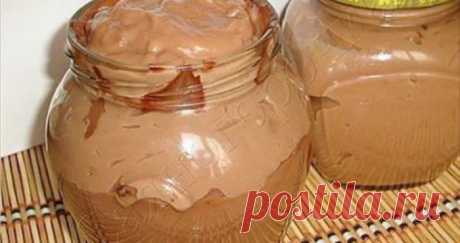 Готовим вкуснятину, которую можно есть ложками! Детки обожают! 
Ингредиенты:

Молоко — 1 стакан
Какао порошок — 3 ст.л.
Сахар — 3 ст.л сахара
Мука — 3 ст.л. муки
Сливочное масло — 70-80 грамм
1/4 плитки шоколада


Приготовление:

Наливаем в кастрюльку молоко, всы…
