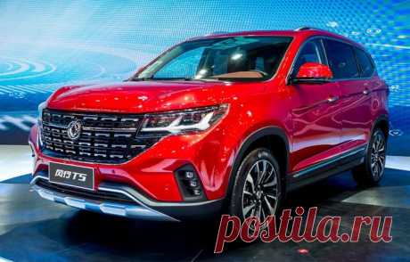 Dongfeng T5 2018 – китайский кроссовер с мотором BMW Новые китайские кроссоверы 2018-2019 модельного года представляет Dongfeng T5 (Донг Фенг или Дунфэн Т5) – стильный компактный паркетник с яркой внешностью, шикарным салоном и мощным 204-сильным 1,6-ли...