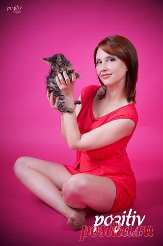 Аренда фотостудии, Алматы.  www.Pozitiv-studio.kz. Мы работаем без выходных. Звоните 328-13-05, +7 701 718 44 41