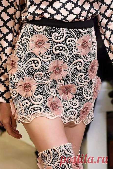 (27) Facebook