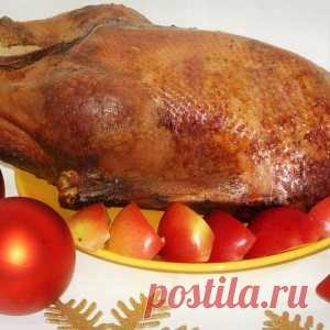 Рождественский гусь с яблоками