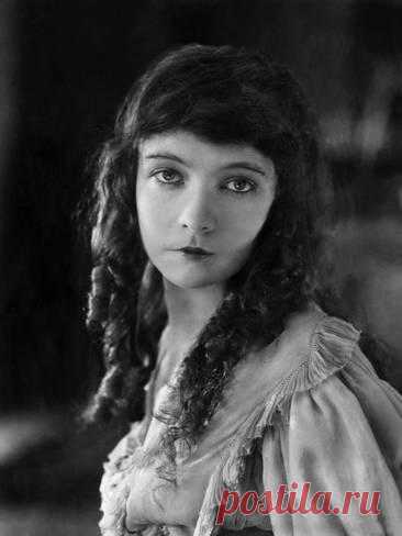 Лиллиан Гиш (Lillian Gish)