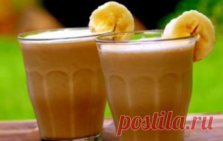 Молочный коктейль с мороженым, какао и бананами / Молочные коктейли и напитки / TVCook: пошаговые рецепты c фото