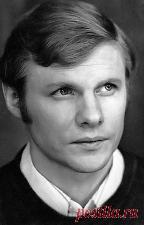 Виталий Соломин, 12 декабря, 1941
 • 27 мая 2002