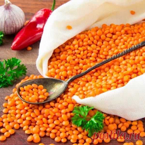 Рецепты для похудения. Вкусное меню из чечевицы Чечевица низкокалорийная, но сытная. В ней много  растительного белка, минеральных веществ, но мало жира. Всё, что нужно для похудения — научиться готовить эту крупу!
