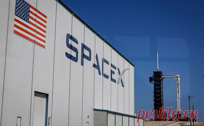 WSJ узнала о секретном контракте SpaceX с властями США на $1,8 млрд. Американская частная компания SpaceX заключила с правительством США секретный контракт на $1,8 млрд.