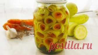 Удивите своих гостей! Маринованные хрустящие рулетики из кабачков! Заготовка на зиму! — Кулинарная книга - рецепты с фото