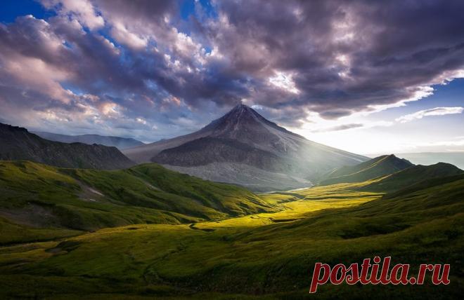 Вулкан Кизимен, Камчатка. Автор фото — Oleg R: nat-geo.ru/photo/user/298414/   |  National Geographic Россия