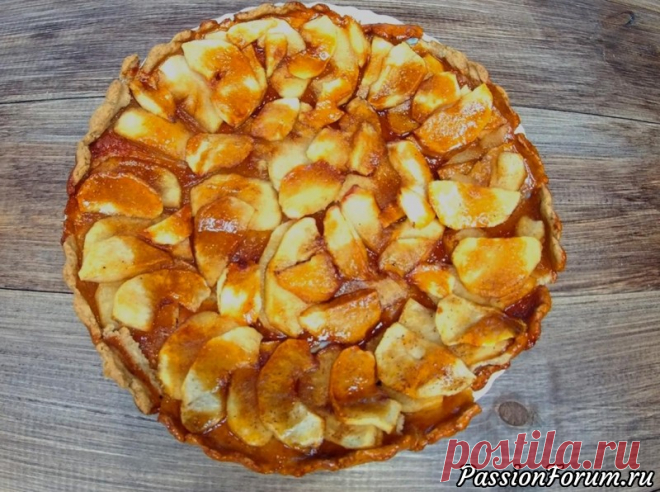 Яблочная галета с карамелью