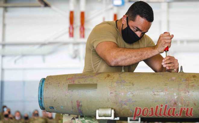 Bloomberg узнал о планах США не закупать гиперзвуковую ракету ARRW. ВВС США проведут два дополнительных летных испытания гиперзвуковой ракеты AGM-183A от Lockheed, но не будут осуществлять ее закупки. Власти видят больше перспектив у гиперзвуковой ракеты от Raytheon, пишет агентство