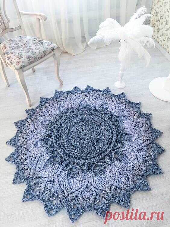 Вязаные интерьерные коврики для комфорта и уюта.