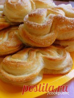 Плюшка сахарная