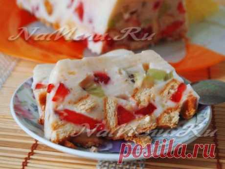 Торт с киви и клубникой без выпечки