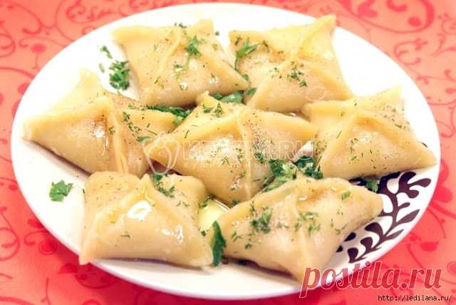 Очень вкусное постное блюдо - Картофельники 

Картофельники

Ингредиенты:Картофель 5-6 шт
Луковица 1 шт
Морковь 1 шт
Мука 300 г
Вода 1/2 стак.
Растительное масло
Зелень укроп и петрушка
Перец по вкусу
Соль по вкусу

Приготовление:
Картофель поч…