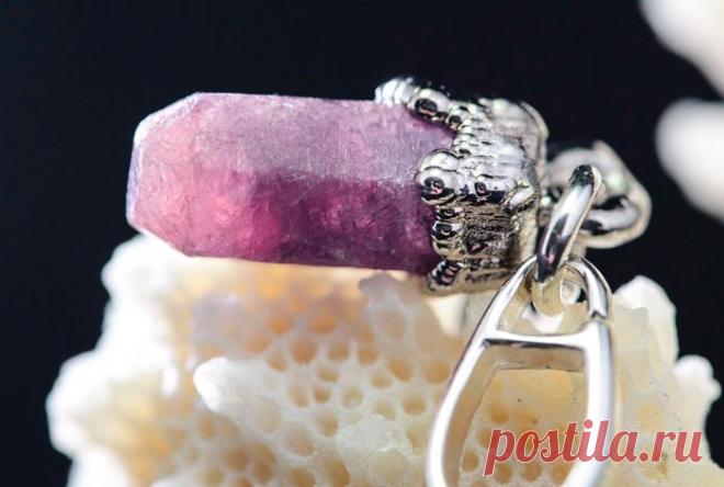 Камень корунд: что это такое, фото, свойства и значение