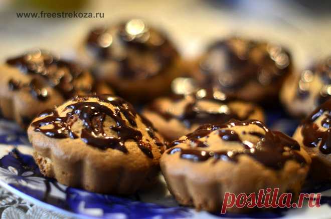 В данном случае у меня кекс с черникой. Выглядит очень даже прилично, а на вкус еще заманчивей...