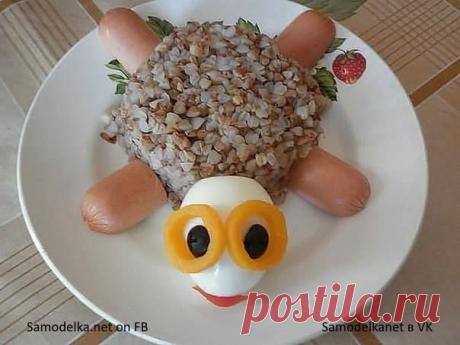 Некоторые "привередливые вредины" не будем показывать пальцем "не очень любят" гречку, может хот так съедят ;)