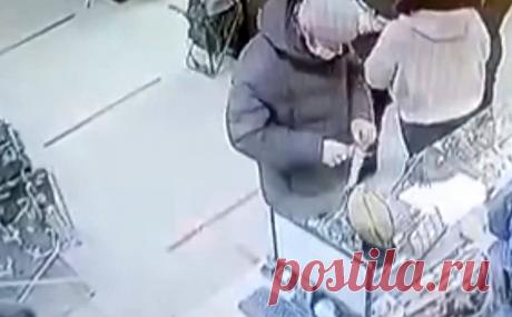 СК допустил, что глава убитой в Канске семьи планировал преступление. Мужчина из Канска, которого заподозрили в убийстве жены и двоих детей, мог планировать преступление, сообщила пресс-служба следственного управления СК по Красноярскому краю и Хакасии.