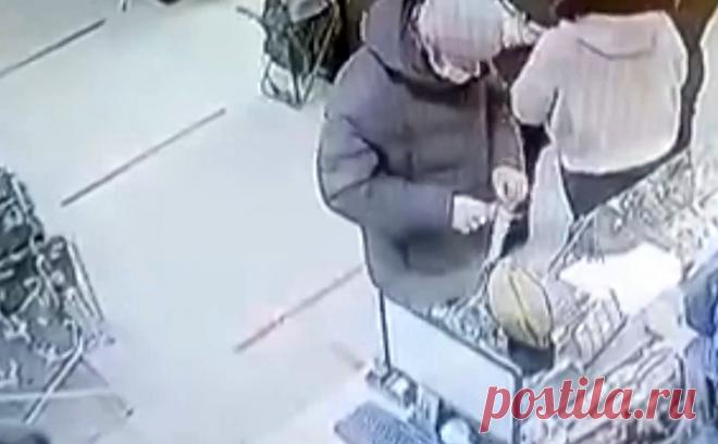 СК допустил, что глава убитой в Канске семьи планировал преступление. Мужчина из Канска, которого заподозрили в убийстве жены и двоих детей, мог планировать преступление, сообщила пресс-служба следственного управления СК по Красноярскому краю и Хакасии.