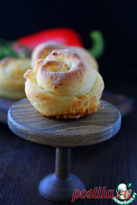 Булочки-рулетики с чесноком и сыром – кулинарный рецепт