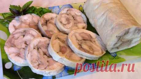 Нежный и очень вкусный куриный рулет - хоть на праздник , хоть на каждый день ! Нежный и очень вкусный куриный рулет -хоть на праздник , хоть на каждый день ! Готовится из самых простых и доступных продуктов , из курицы . Ингредиенты : К...