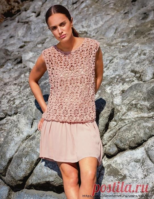 ТОП С ЦВЕТОЧНЫМ АЖУРНЫМ УЗОРОМ. КРЮЧОК.