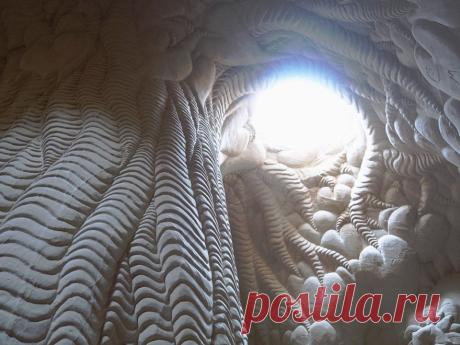 25 лет в полном одиночестве он создавал подземный сказочный мир