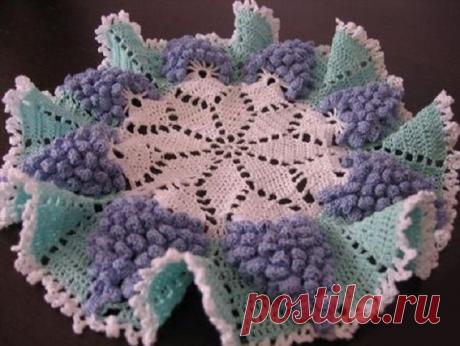 Салфетки, украшенные гроздьями винограда — Рукоделие