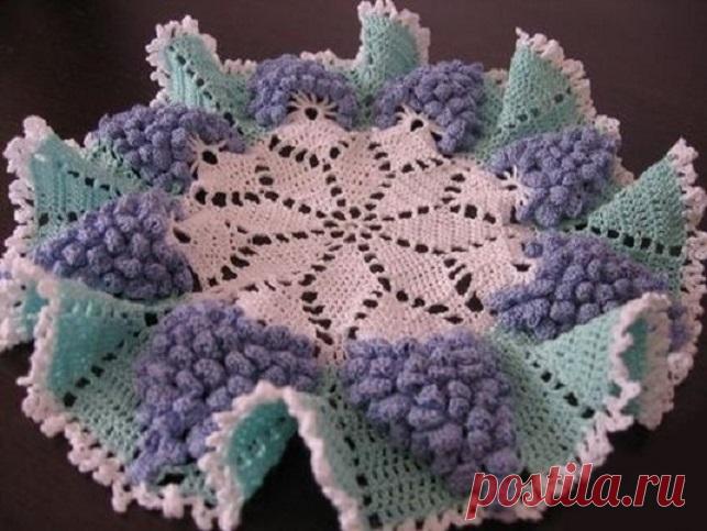 Салфетки, украшенные гроздьями винограда — Рукоделие