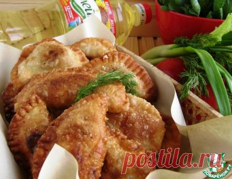 Постные чебуреки с луком