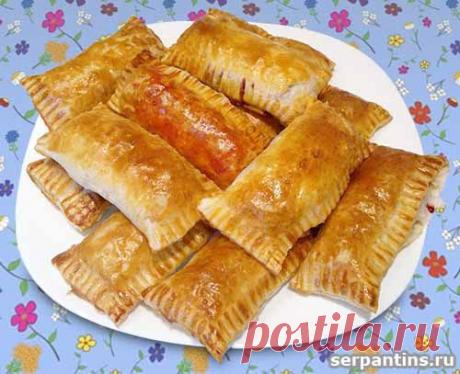 Искусница слойки с вишней