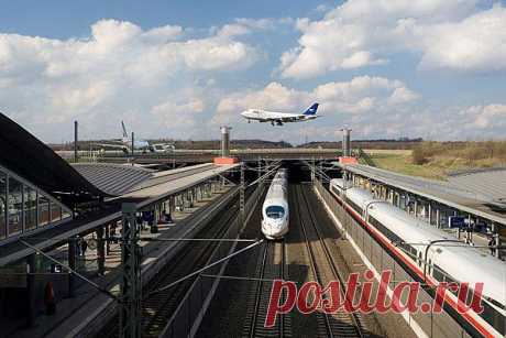 Lenta.ru: Экономика: Компании: Постой паровоз под крылом самолета