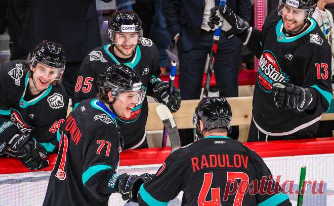 Дивизион Харламова вышел в финал Матча звезд КХЛ. В полуфинале Матча звезд КХЛ команда дивизиона Харламова победила команду дивизиона Чернышева со счетом 8:6