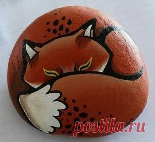 УКРАШАЕМ СВОЙ САД РАСПИСНЫМИ КАМНЯМИ
