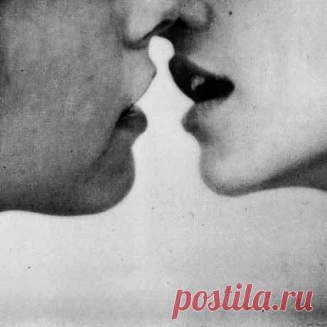 Многие голоса кричали моё имя, старались затронуть сердце.
А я просто ждала шёпот, который заставит меня обернуться.

Дарья Крохина