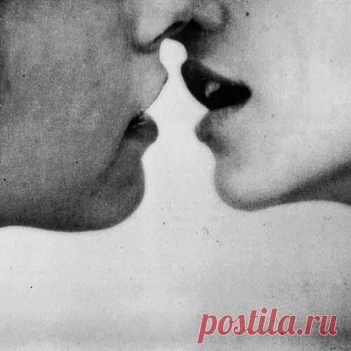 Многие голоса кричали моё имя, старались затронуть сердце.
А я просто ждала шёпот, который заставит меня обернуться.

Дарья Крохина