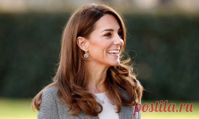 Тайная эволюция цвета волос Кейт Миддлтон (а вы и не замечали) Рассказываем, какого оттенка краску и какой способ окрашивания нужно выбирать, чтобы соответствовать стилю герцогини Кембриджской.