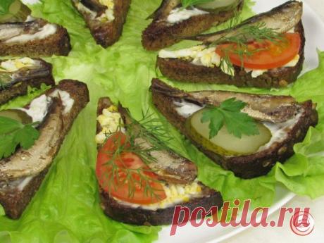 Обалденные бутерброды со шпротами. Секрет удивительного вкуса. Закуска на праздничный стол - Простые рецепты Овкусе.ру