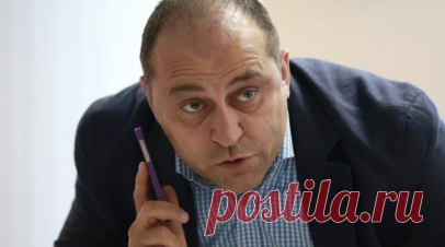 Свищёв призвал УЕФА наказать украинскую ассоциацию за провокационный баннер фанатов. Зампредседателя комитета Госдумы по физической культуре и спорту Дмитрий Свищёв отреагировал на поведение болельщиков сборной Украины, вывесивших провокационный баннер во время матча отбора к чемпионату мира. Читать далее