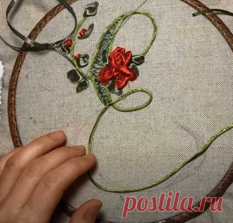 Как вышить монограмму лентами. Мастер-класс