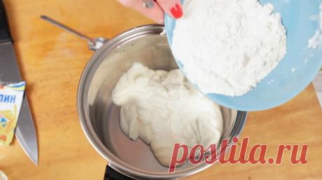 200 г творога, 1 яйцо, 70 г муки и секретный ингредиент — лучшие сырники, которые я пробовал!