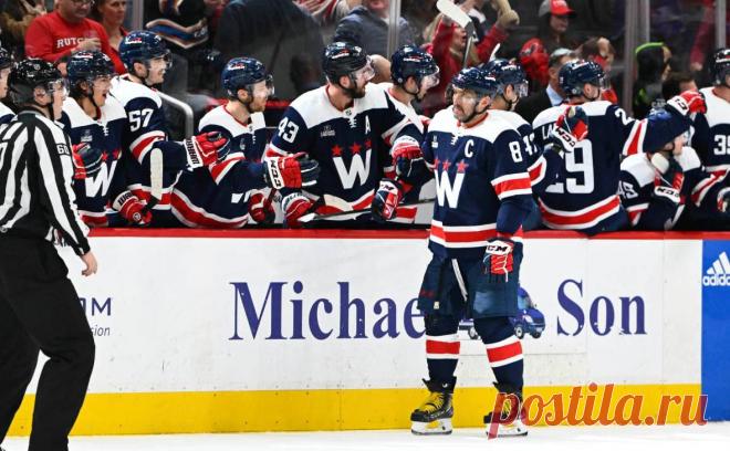 Судьи лишили Овечкина одной из двух шайб в матче с «Нэшвиллом»: видео. «Вашингтон» по буллитам проиграл «Нэшвиллу» (2:3). На последней минуте встречи Александр Овечкин забросил шайбу, которая могла стать победной, но ее отменили из-за нарушения правил другим игроком