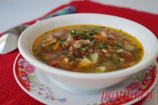 👌 Куриный суп с чечевицей, рецепты с фото Вкусный рецепт Куриный суп с чечевицей, пошаговый, с фото и отзывами 👍 Блюда из курицы, Суп из чечевицы, Блюда из помидоров, Суп на курином бульоне, Супы на курином бульоне