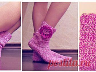 Вяжем носочки крючком. Пробую написать мастер класс впервые, поэтому надеюсь что всё будет просто ипонятно. Я очень люблю разнообразные домашние носочки, в них приятно ходить по дому и главное тепло.