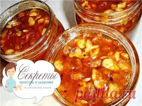 Как повысить гемоглобин без лекарств

1. Пропустить через мясорубку, потом смешать по 0,5 кг кураги, изюма, очищенных грецких орехов и лимонов (с кожурой). Добавить 0,5 л меда. Хранить в холодильнике. Принимать по одной столовой ложке 3 раза в день. Можно намазывать на батон или хлеб и запивать чаем с лимоном.

2. Сначала измельчить, а затем смешать по 0,5 кг грецких орехов, изюма, и 0,5 стакана меда. Есть ежедневно по 1 ст. ложке натощак.

3. 1—2 луковицы нужно натереть н...