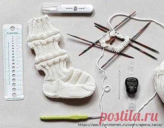 Детские носочки спицами.